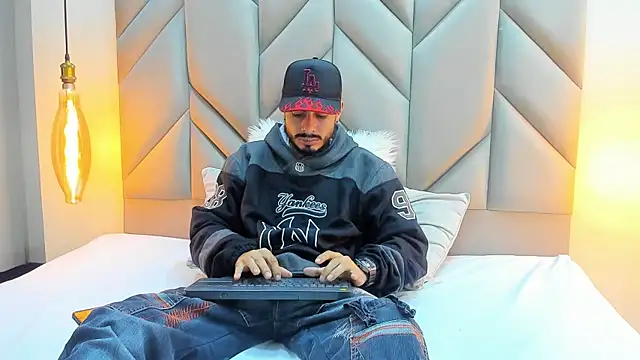 Snapshot of MatthewCullen chatting on 02/10/26, 05:17 MatthewCullen online show from 02/10/26, 05:17