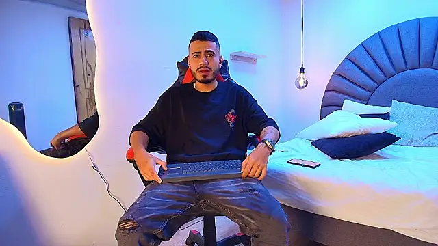 Snapshot of MatthewCullen chatting on 02/15/26, 08:24 MatthewCullen online show from 02/15/26, 08:24