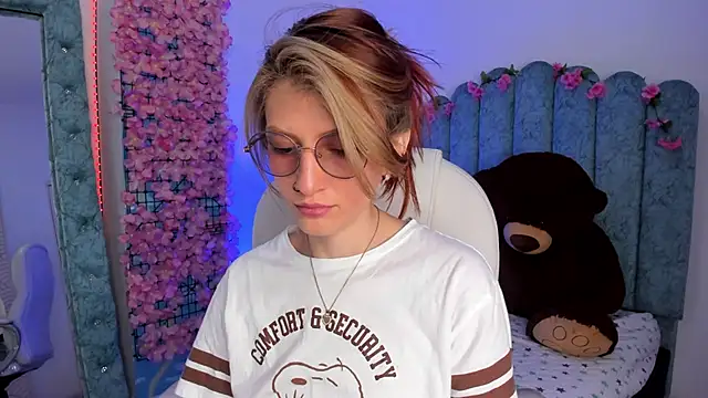 Ash 20  online show from 11/29/25, 02:17