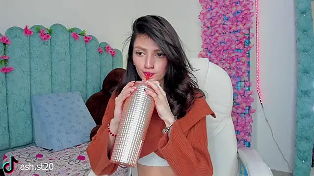 Ash 20  online show from 03/25/26, 05:45