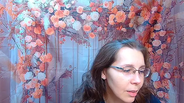 Snapshot of DaisyEdit chatting on 11/29/25, 06:02 DaisyEdit online show from 11/29/25, 06:02