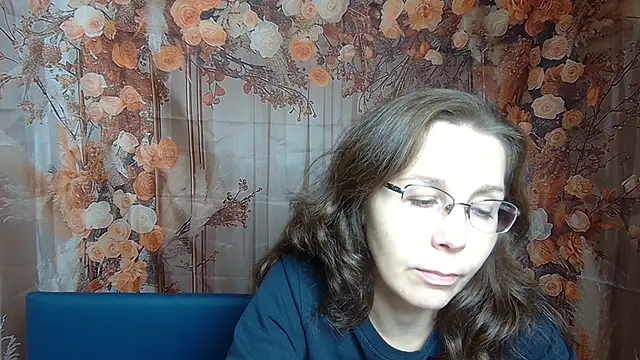 Snapshot of DaisyEdit chatting on 11/28/25, 12:38 DaisyEdit online show from 11/28/25, 12:38