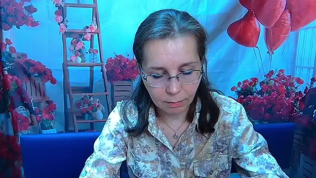 Snapshot of DaisyEdit chatting on 04/26/26, 05:27 DaisyEdit online show from 04/26/26, 05:27