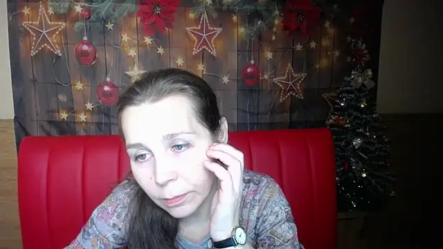 Snapshot of DaisyEdit chatting on 12/19/25, 06:27 DaisyEdit online show from 12/19/25, 06:27