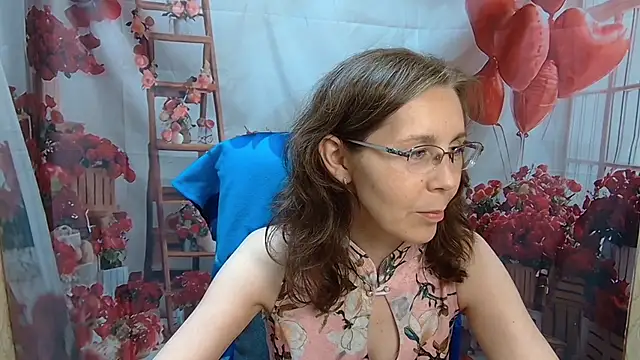 Snapshot of DaisyEdit chatting on 07/13/26, 11:31 DaisyEdit online show from 07/13/26, 11:31