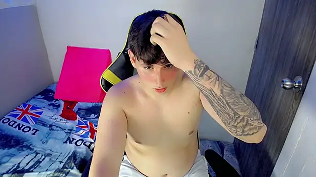 Snapshot of d_moneyy_ chatting on 02/25/26, 03:18 d moneyy online show from 02/25/26, 03:18