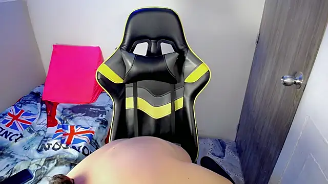 Snapshot of d_moneyy_ chatting on 02/26/26, 03:17 d moneyy online show from 02/26/26, 03:17