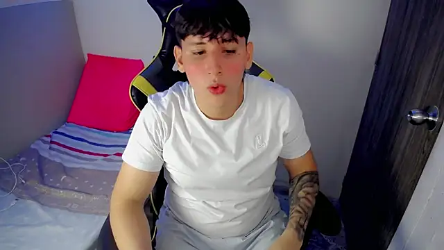 Snapshot of d_moneyy_ chatting on 02/22/26, 03:09 d moneyy online show from 02/22/26, 03:09