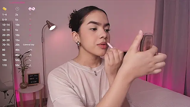 Snapshot of fluffycurls chatting on 02/15/26, 11:31 fluffycurls online show from 02/15/26, 11:31