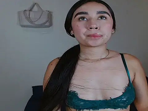 Snapshot of SiennaLorens chatting on 05/13/26, 11:12 SiennaLorens online show from 05/13/26, 11:12