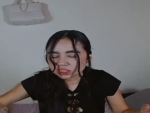 Snapshot of SiennaLorens chatting on 06/03/26, 10:25 SiennaLorens online show from 06/03/26, 10:25