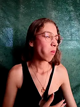 Snapshot of Vanneskk chatting on 02/05/26, 02:02 Vanneskk online show from 02/05/26, 02:02