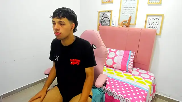 shy guy18 online show from 12/01/25, 02:34