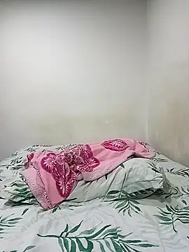 Snapshot of halaia555 chatting on 12/02/25, 04:36 halaia555 online show from 12/02/25, 04:36