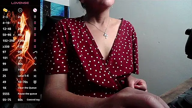 Snapshot of Whisperingfire chatting on 06/04/26, 07:51 Whisperingfire online show from 06/04/26, 07:51