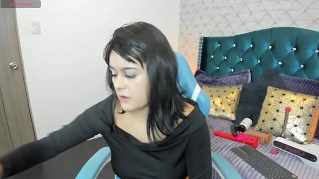 Snapshot of Valery_jame chatting on 05/18/26, 08:13 Valery jame online show from 05/18/26, 08:13