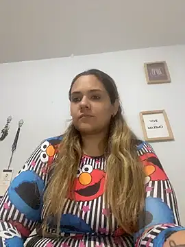 LoreinnFox online show from 04/23/26, 03:57