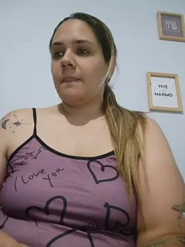 LoreinnFox online show from 05/05/26, 03:20