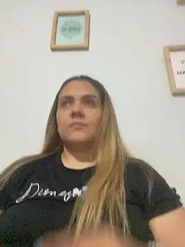 LoreinnFox online show from 04/19/26, 08:22