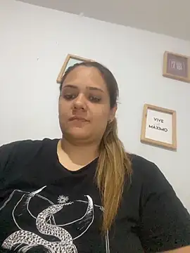 Snapshot of LoreinnFox chatting on 04/09/26, 04:14 LoreinnFox online show from 04/09/26, 04:14