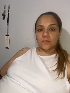 LoreinnFox online show from 04/16/26, 03:51