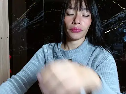 Snapshot of Ema_hot_01 chatting on 02/03/26, 10:37 Ema hot 01 online show from 02/03/26, 10:37