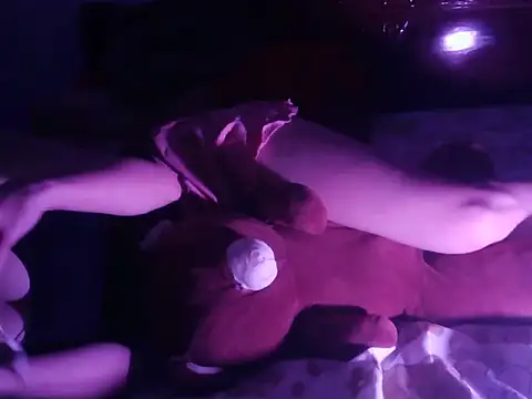 yangnhiii online show from 11/29/25, 02:39