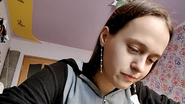 SophieHazely online show from 12/05/25, 01:27