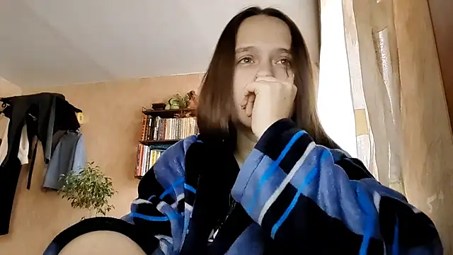 SophieHazely online show from 12/15/25, 05:46