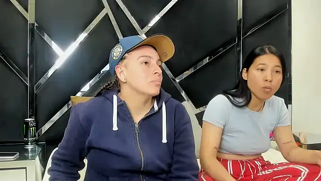 Alyssa Noah online show from 04/19/26, 04:13