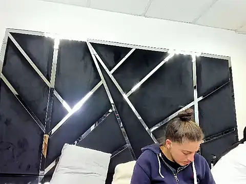 Alyssa Noah online show from 04/06/26, 03:57