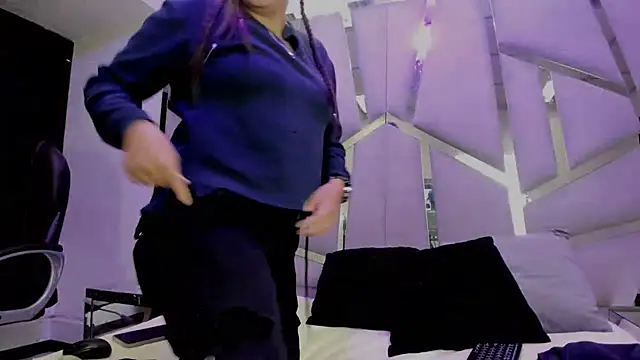 Alyssa Noah online show from 04/17/26, 05:10