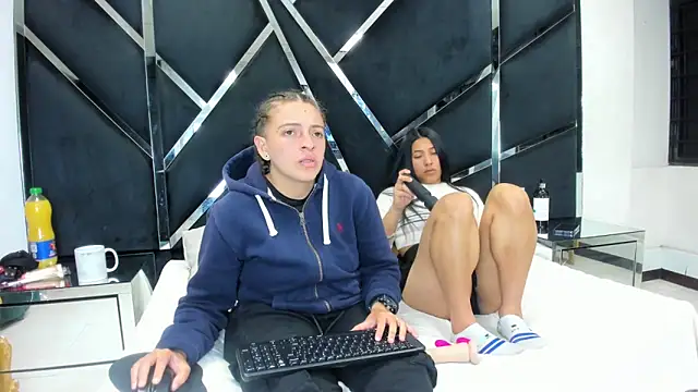 Alyssa Noah online show from 04/13/26, 03:54