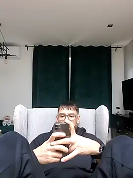 martme69 online show from 12/17/25, 09:14