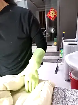 mimi2052 online show from 12/15/25, 01:00