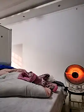 mimi2052 online show from 12/17/25, 01:54