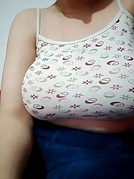 CuteBahar online show from 12/01/25, 06:53