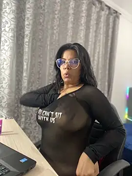 Snapshot of CATHA_EF chatting on 12/15/25, 07:09 CATHA EF online show from 12/15/25, 07:09