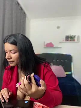 Snapshot of CATHA_EF chatting on 12/22/25, 07:03 CATHA EF online show from 12/22/25, 07:03