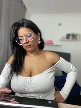 Snapshot of CATHA_EF chatting on 01/06/26, 07:51 CATHA EF online show from 01/06/26, 07:51