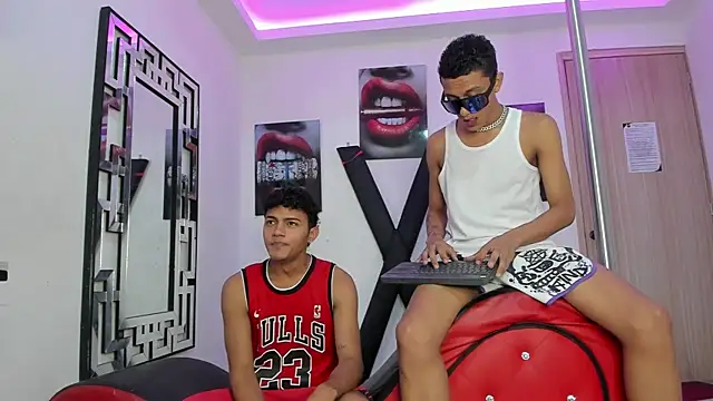 COUPLES BOYS online show from 11/27/25, 08:48