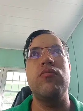 Snapshot of Silvakkfitk chatting on 12/23/25, 10:36 Silvakkfitk online show from 12/23/25, 10:36