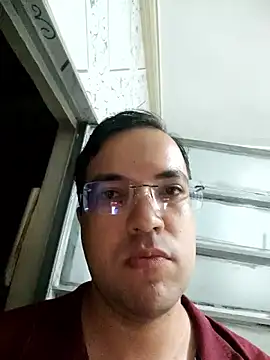 Snapshot of Silvakkfitk chatting on 12/02/25, 12:00 Silvakkfitk online show from 12/02/25, 12:00