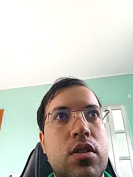 Snapshot of Silvakkfitk chatting on 12/20/25, 10:51 Silvakkfitk online show from 12/20/25, 10:51