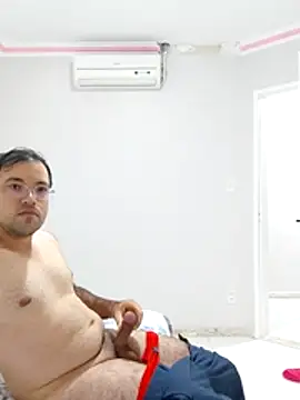 Snapshot of Silvakkfitk chatting on 05/21/26, 08:12 Silvakkfitk online show from 05/21/26, 08:12