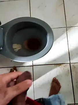 Snapshot of Silvakkfitk chatting on 04/13/26, 11:03 Silvakkfitk online show from 04/13/26, 11:03