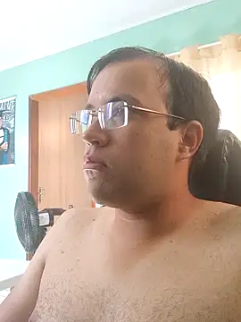 Snapshot of Silvakkfitk chatting on 03/10/26, 11:47 Silvakkfitk online show from 03/10/26, 11:47