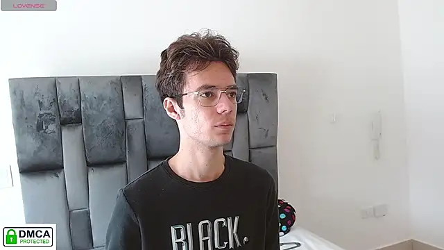 SaccharineSin online show from 11/28/25, 04:51