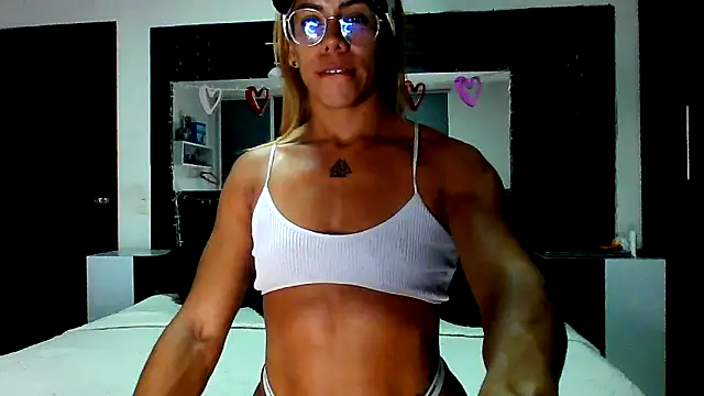 sexymusclegoddess online show from 04/09/26, 02:02