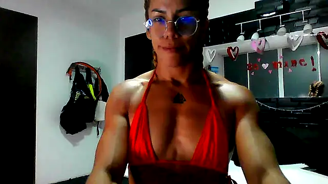 Snapshot of sexymusclegoddess chatting on 07/25/26, 01:02 sexymusclegoddess online show from 07/25/26, 01:02